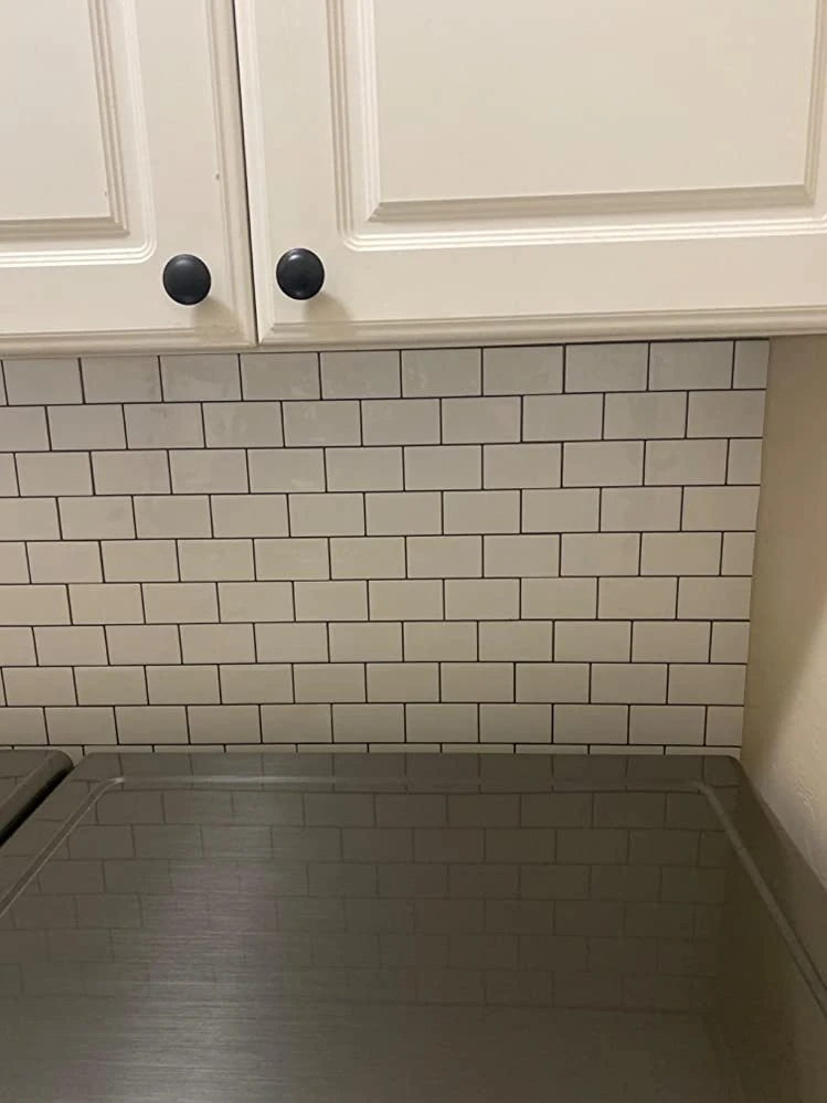 Crystiles 12"x12" Subway White Vinyl Peel And Stick Backsplash Tile, Pro Series Thicker Version, 4-Sheet Pack 7 Crystiles 12"x12" Subway White Vinyl Peel And Stick Backsplash Tile, Pro Series Thicker Version, 4-Sheet Pack - Image 5