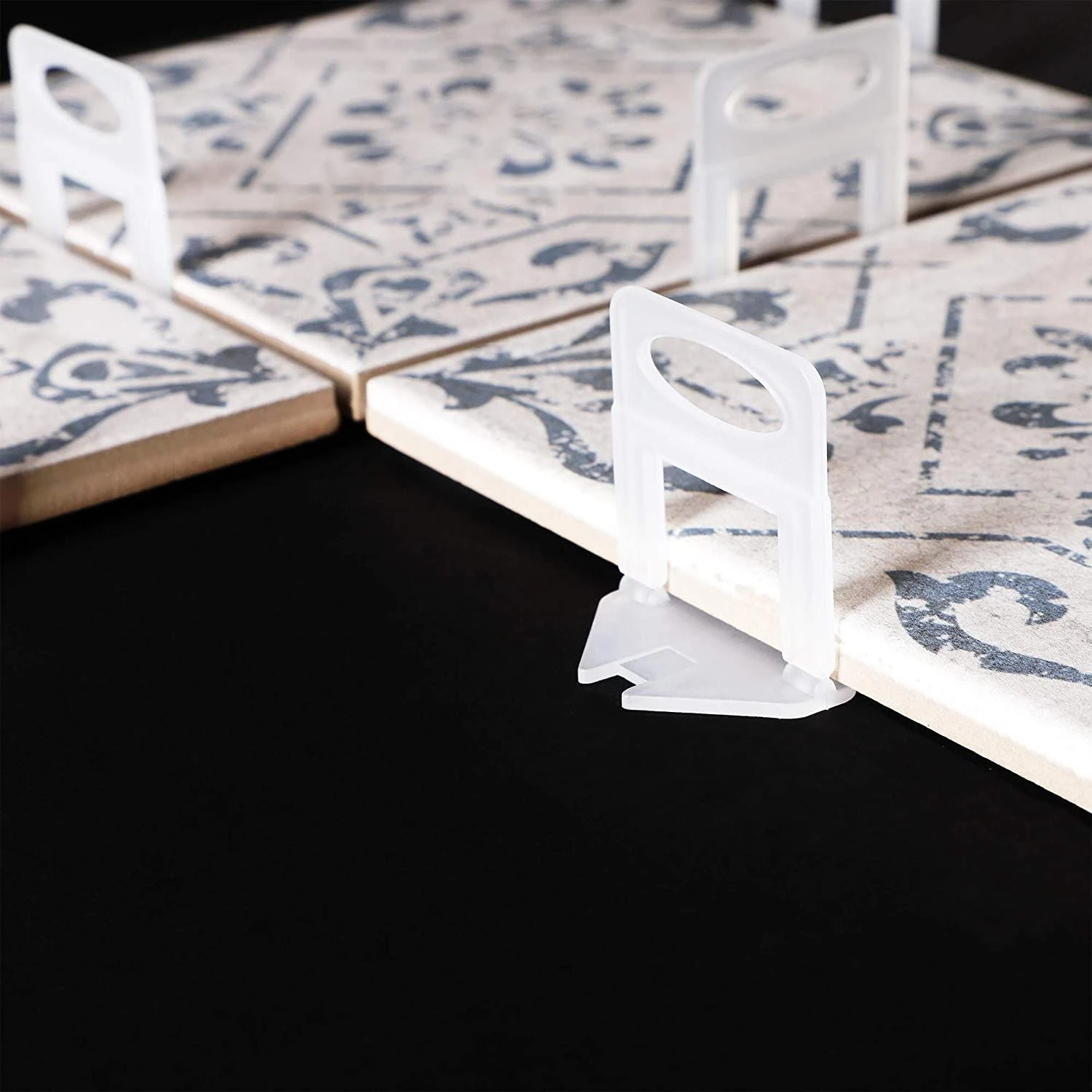 Juvale 400 Pack Tile Leveling Clips Reusable Plastic Leveling Spacer Clips (White, 1/32 Inch) 8 Juvale 400 Pack Tile Leveling Clips Reusable Plastic Leveling Spacer Clips (White, 1/32 Inch) - Image 6